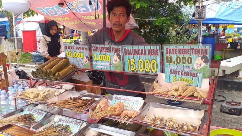 Ide jualan di alun-alun 
(Dok. Ist)