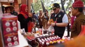 Produk UMKM Kabupaten Kediri melonjak tiga kali lipat di bawah kepemimpinan Mas Dhito. Berbagai program pemasaran & pelatihan disiapkan!

