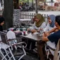Budaya Nongkrong di Kedai Kopi: Kopi Sebagai Gaya Hidup Generasi Muda

