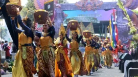 Industri wisata Malang hadapi tantangan PPN 12%. Strategi event dan kolaborasi optimalkan target kunjungan hingga 5 juta wisatawan.