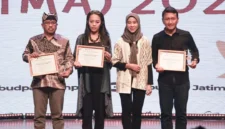 Banyuwangi raih juara 1 East Java Tourism Marketing Award 2024 untuk kategori The Best Social Influence berkat strategi media sosial dan influencer.

