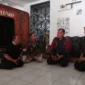 Dukung UMKM Sidoarjo bangkit! Anggota DPR Bambang Haryo ajak beli produk lokal, dorong ekonomi, dan bantu geliat sentra industri Tanggulangin.


