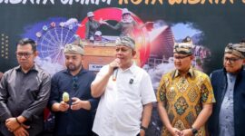 Wamen UMKM Helvi Y Moraza dorong kolaborasi stakeholder untuk wujudkan sentra wisata UMKM di Kota Batu, fokus pada ekonomi kreatif dan inovasi.

