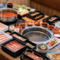 Nikmati pengalaman makan AYCE di Kakkoii dengan berbagai menu lezat, dari BBQ hingga Shabu-Shabu, dengan pelayanan ramah dan halal