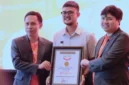 Seedbacklink resmi raih rekor MURI sebagai komunitas blogger terbanyak sedunia, bukti kekuatan komunitas digital Indonesia di kancah global.

