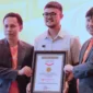 Seedbacklink resmi raih rekor MURI sebagai komunitas blogger terbanyak sedunia, bukti kekuatan komunitas digital Indonesia di kancah global.

