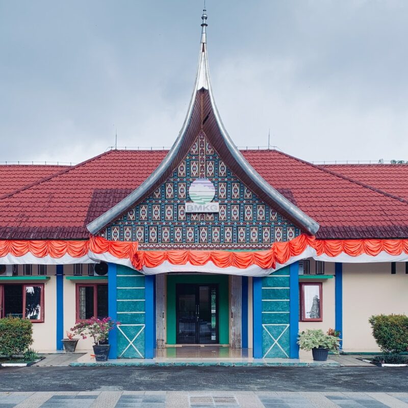 BMKG Sumbar: Sumber Informasi Cuaca dan Peringatan Dini untuk Warga Sumatera Barat