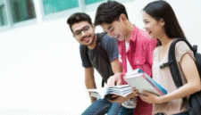 Pancasila sebagai dasar etika pengembangan AI di Indonesia agar tetap manusiawi, adil, dan memperkuat persatuan bangsa.