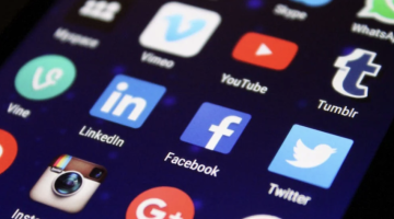 Digital marketing agency membantu bisnis B2B membangun authority dan trust melalui SEO, website profesional, dan official social media presence.