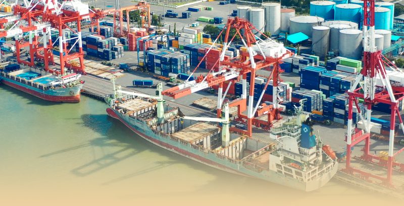 Arus petikemas internasional Terminal Teluk Lamong tumbuh kuat 91,9% di awal 2026 dibanding tahun sebelumnya, dorong logistik global.