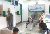 Harga emas naik tajam, transaksi pembelian emas di Pegadaian Banyuwangi melonjak hingga 70 persen karena minat investasi masyarakat meningkat.