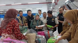 Jelang Lebaran, Bapanas sidak ke Pasar Legi Ponorogo menemukan harga bahan pokok dan penting (bapokting) masih stabil. Ini hasilnya.
