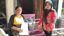 Dinas Koperasi Jember lakukan pengecekan door to door terhadap penerima bantuan Gerobak Cinta. Pelanggar pakta integritas terancam sanksi pidana.