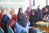 Pemkab Jombang gelar pasar murah EPIK Mobile jelang Idul Fitri 1447 H. Warga antusias beli sembako murah untuk tekan inflasi Ramadan.