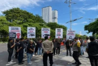 Mahasiswa Jatim desak pemerintah perketat pengawasan dana asing ke NGO demi transparansi dan menjaga stabilitas nasional.