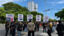 Mahasiswa Jatim desak pemerintah perketat pengawasan dana asing ke NGO demi transparansi dan menjaga stabilitas nasional.